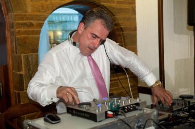 DJ ANEPANALHPTOS